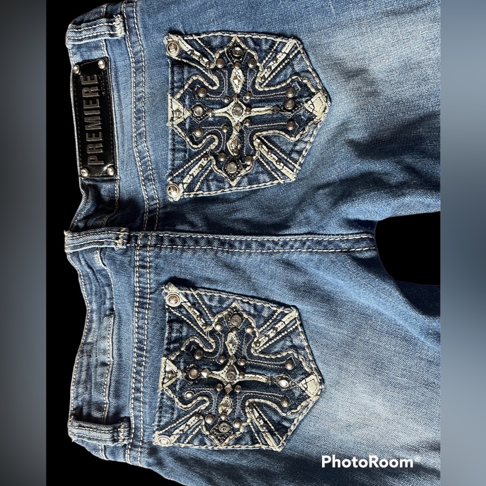 Ladies "Premiere rue21" Sz 3/4R )Faded Blue/Distressed/Boot Cut Jeans